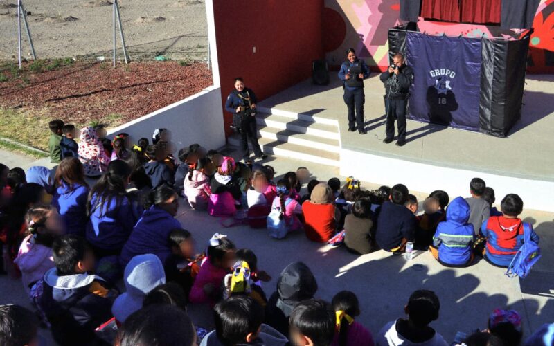 SSPM fortalece prevención infantil con “Teatrino” en el Biblioavión del Chamizal