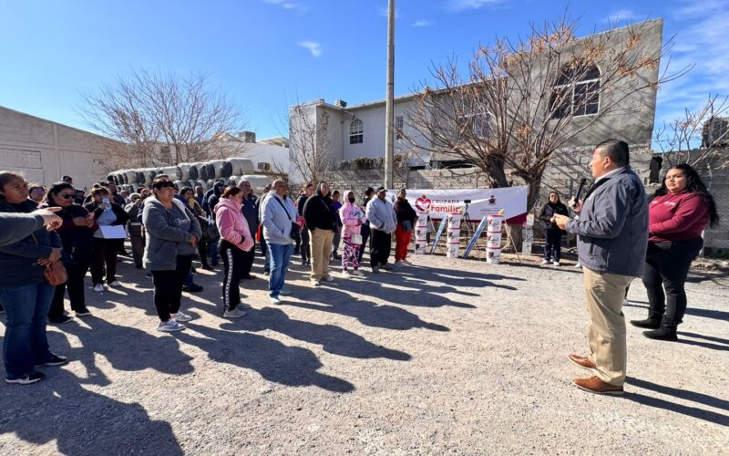 Entrega Gobierno Municipal 178 paquetes de impermeabilizante en el poniente de Juárez