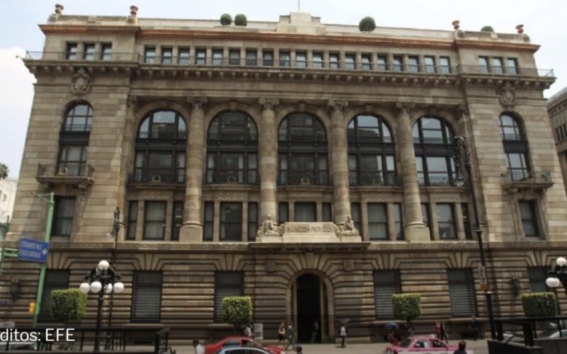 Banxico analiza nuevos ajustes a la tasa ante repunte inflacionario y bajo crecimiento