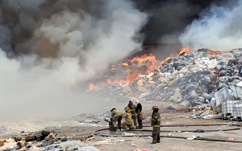 Permanece Contaminación En El Aire De Juárez Tras Incendio; Piden Limitar Actividades Al Exterior