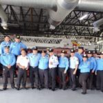 Se jubila bombero tras 22 años de servicio en Ciudad Juárez; recibe emotivo homenaje de sus compañeros