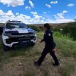Localizan cuerpo semienterrado junto a la carretera Chihuahua–Cuauhtémoc; Fiscalía investiga el caso