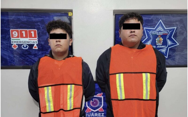 Capturan a dos presuntos responsables de asalto violento a tienda de conveniencia en Juárez