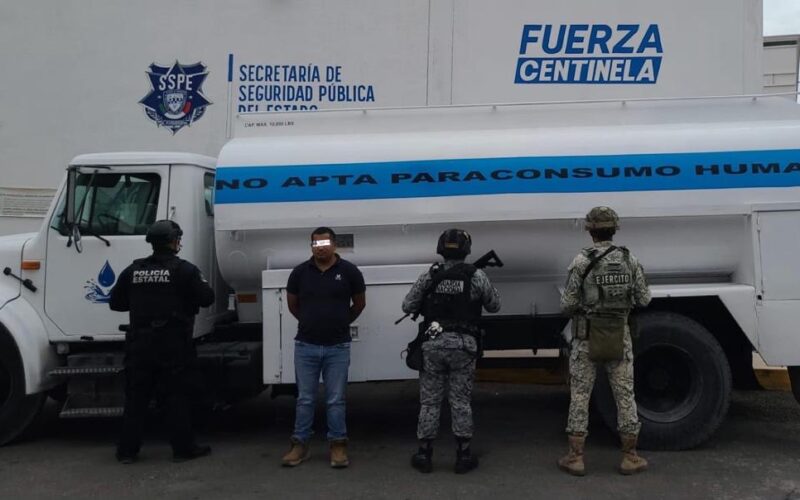 Asegura SSPE camión con diésel de presunta procedencia ilegal y detiene a un hombre en Ciudad Juárez