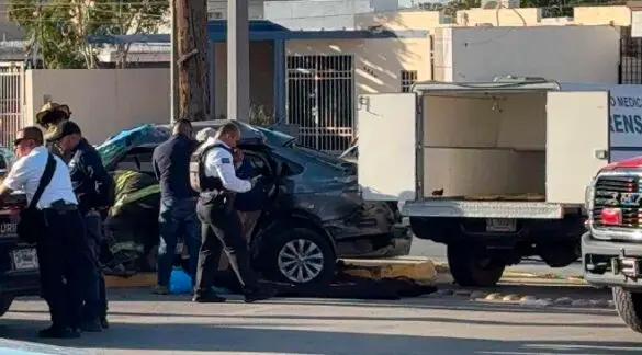 Muere joven tras aparatoso choque en el cruce de Plutarco Elías Calles y De la Raza