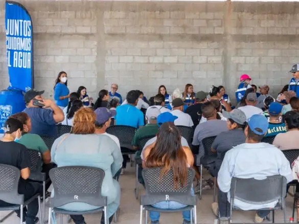 JMAS entrega 500 tinacos a familias de Los Kilómetros para fortalecer el acceso al agua