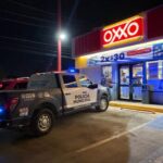 Asaltan con arma de fuego un Oxxo en la colonia Villa Juárez