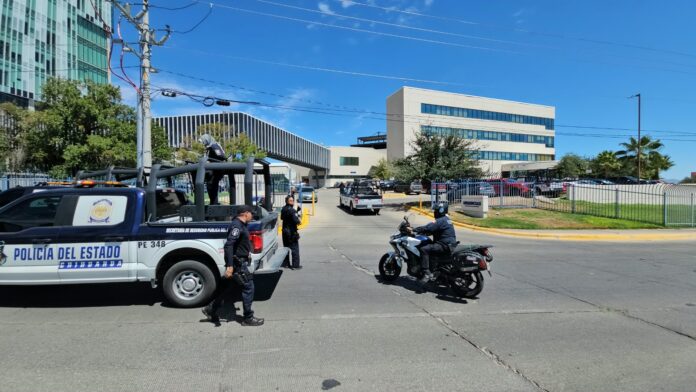 Trasladan de Emergencia a Chihuahua a Dos Agentes Heridos en Enfrentamiento en Ojinaga