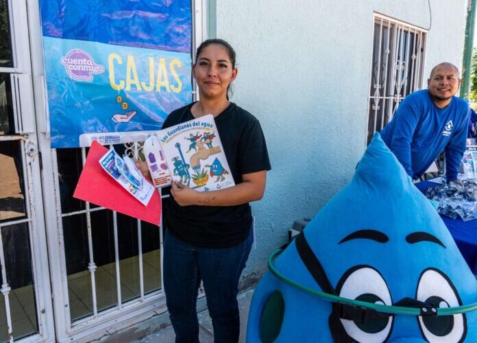 Llevan Contratos de Agua y Drenaje Hasta El Sauzal; Familias Pagan 500 Pesos en Jornada Especial