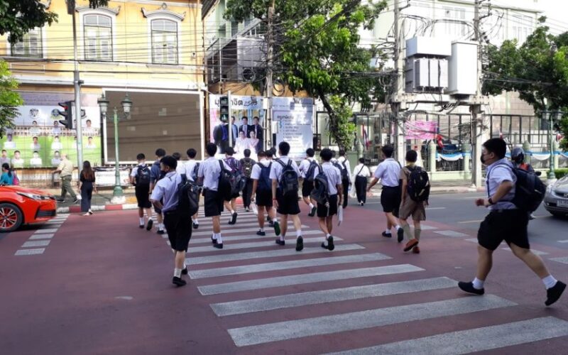 Estudiante de 15 Años Dispara Dentro de una Escuela en Tailandia; No Hubo Víctimas